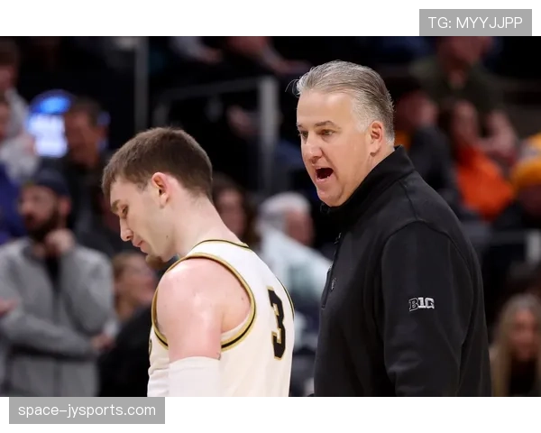 争议瞬间:最后一攻穆雷摔倒未获哨,掘金两分惜败 争议瞬间:最后一攻穆雷摔倒未获哨,掘金两分惜败