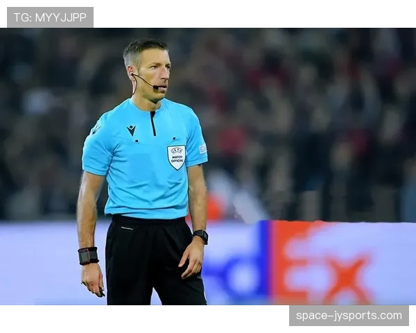 意甲试行“球员行为准则”新规,重点整治围攻裁判行为 意甲试行“球员行为准则”新规,重点整治围攻裁判行为