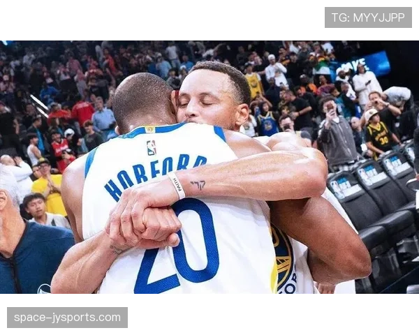 快船115-110力克勇士，斯蒂芬·库里24分难阻附加赛首战失利